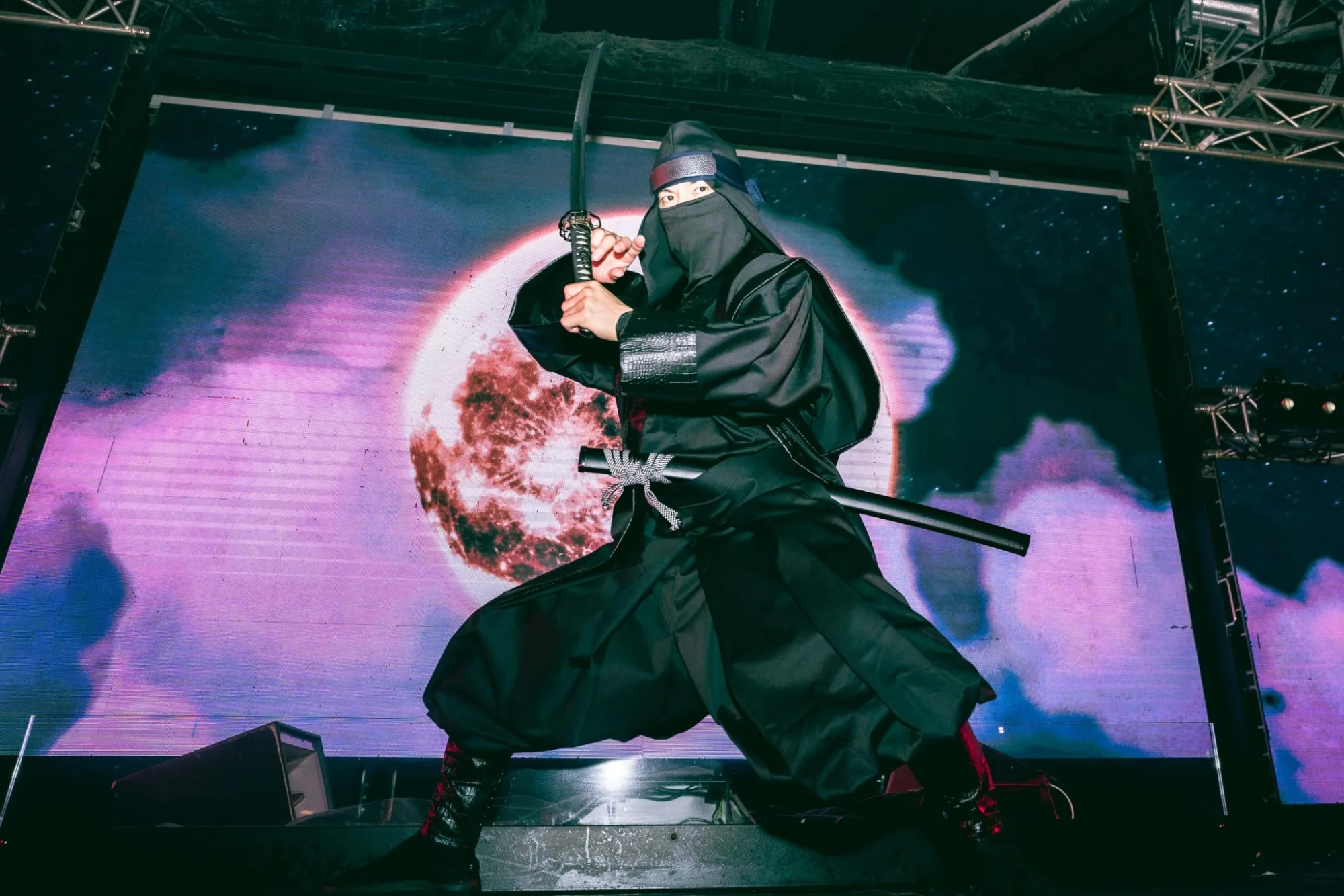 Ninja amid immersive projection — Ninja + Kabuki Tokyo